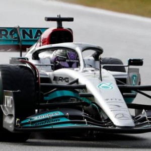 2022赛季F1开局梅赛德斯陷入困境 “海豚跳”是根源